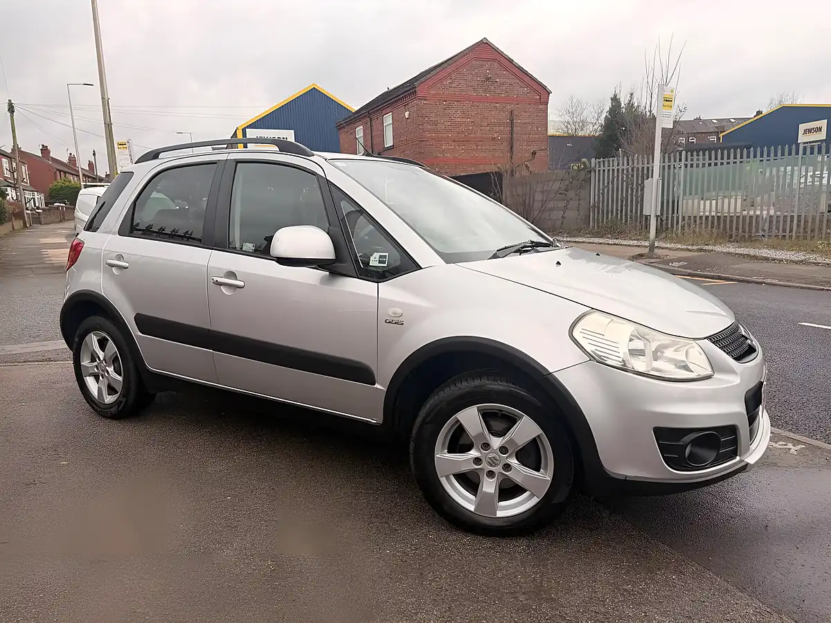 Used 2013 Suzuki SX4 SZ5 4Grip Silver - Interior and Exterior details 4