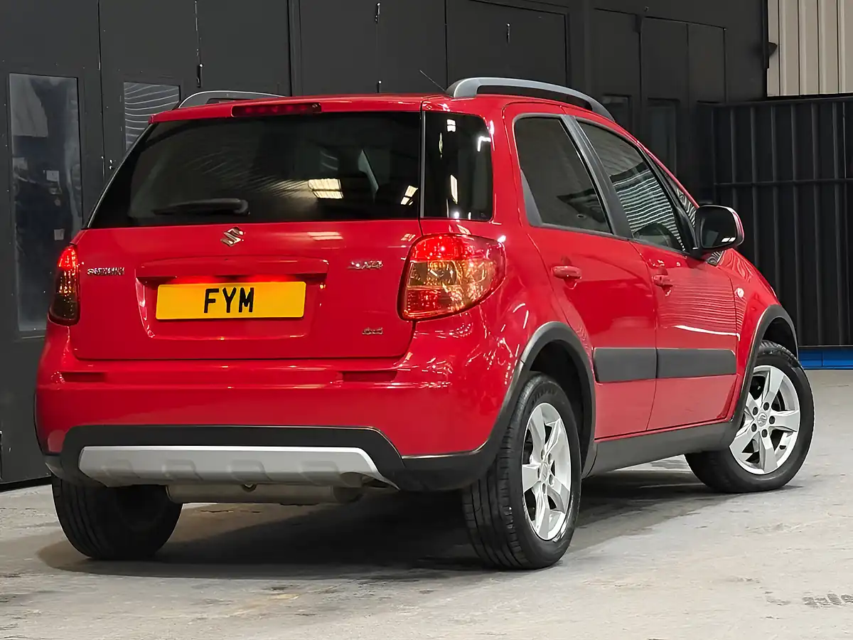 Used 2013 Suzuki SX4 SZ5 Red - Interior and Exterior details 19