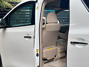 Used 2013 Toyota Alphard 240X Welcab White - Interior and Exterior details 14
