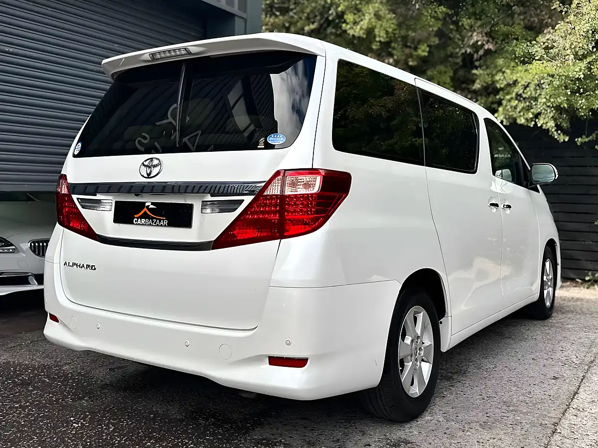 Used 2013 Toyota Alphard 240X Welcab White - Interior and Exterior details 4
