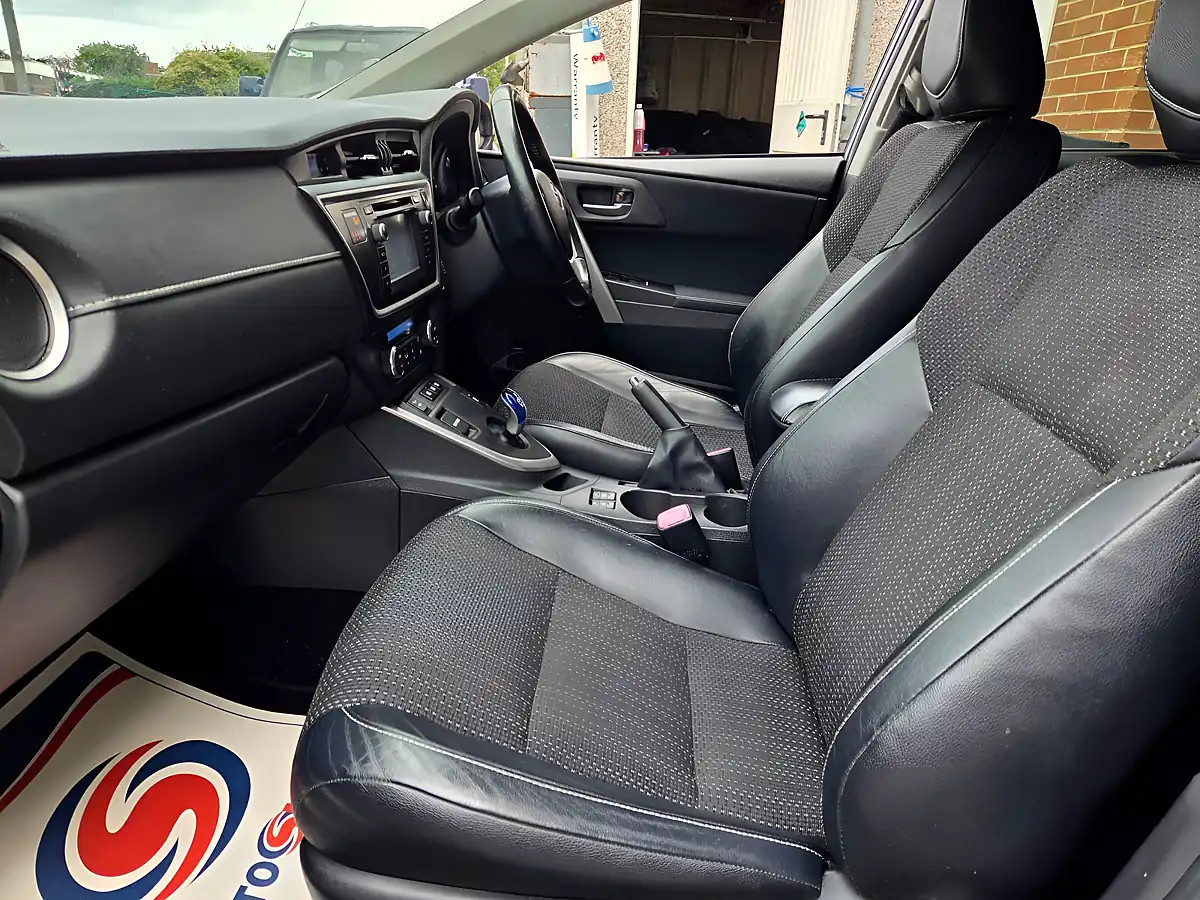 Used 2013 Toyota Auris Excel Touring Sports Blue - Interior and Exterior details 17