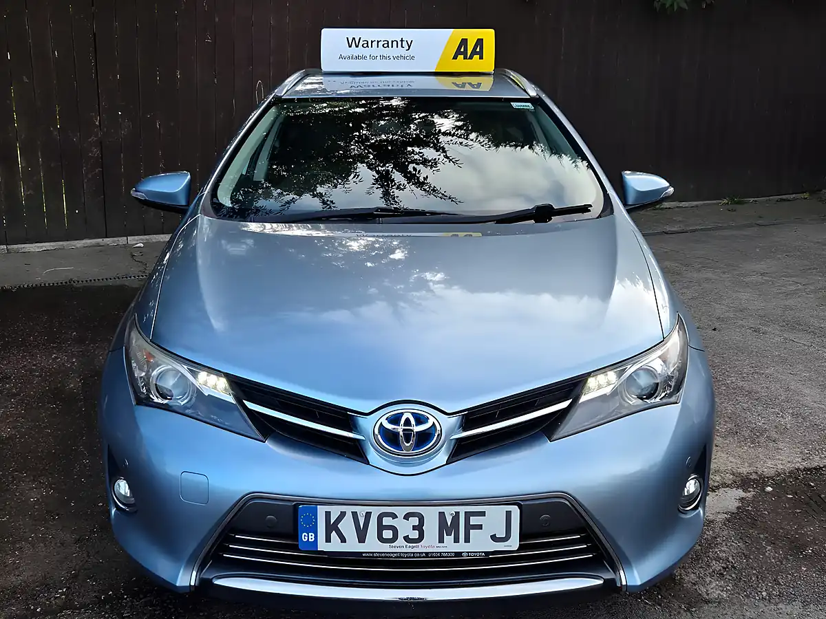 Used 2013 Toyota Auris Excel Touring Sports Blue - Interior and Exterior details 2