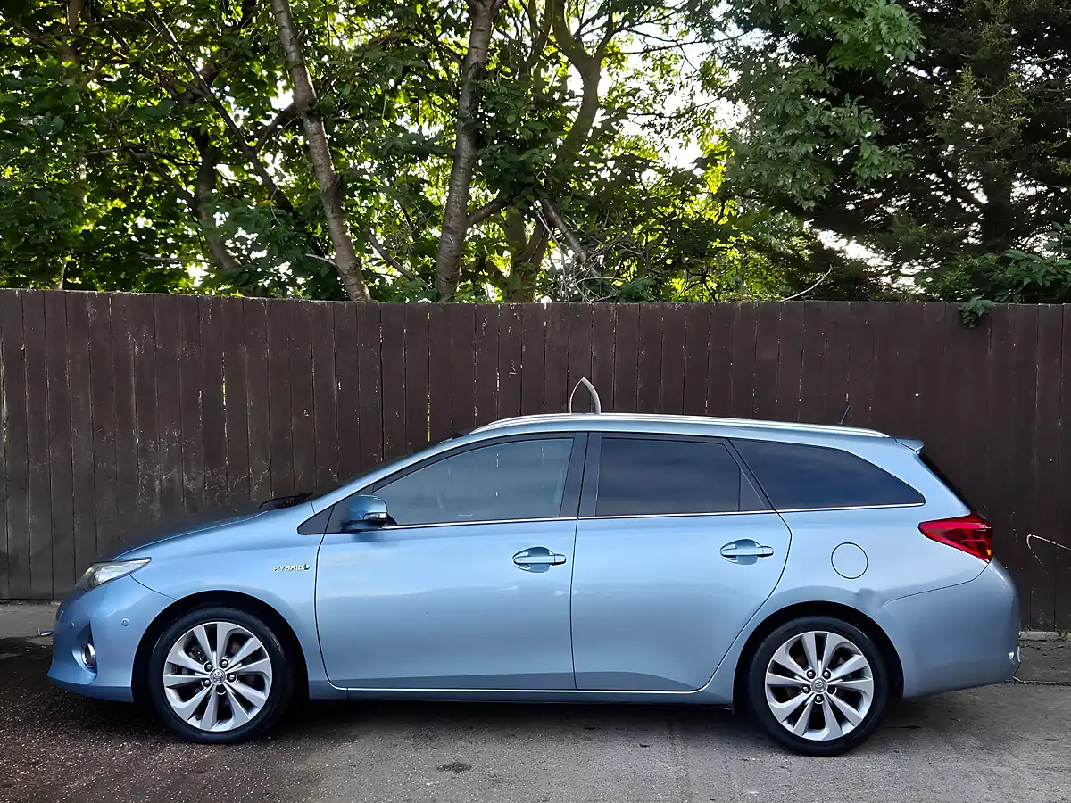 Used 2013 Toyota Auris Excel Touring Sports Blue - Interior and Exterior details 5