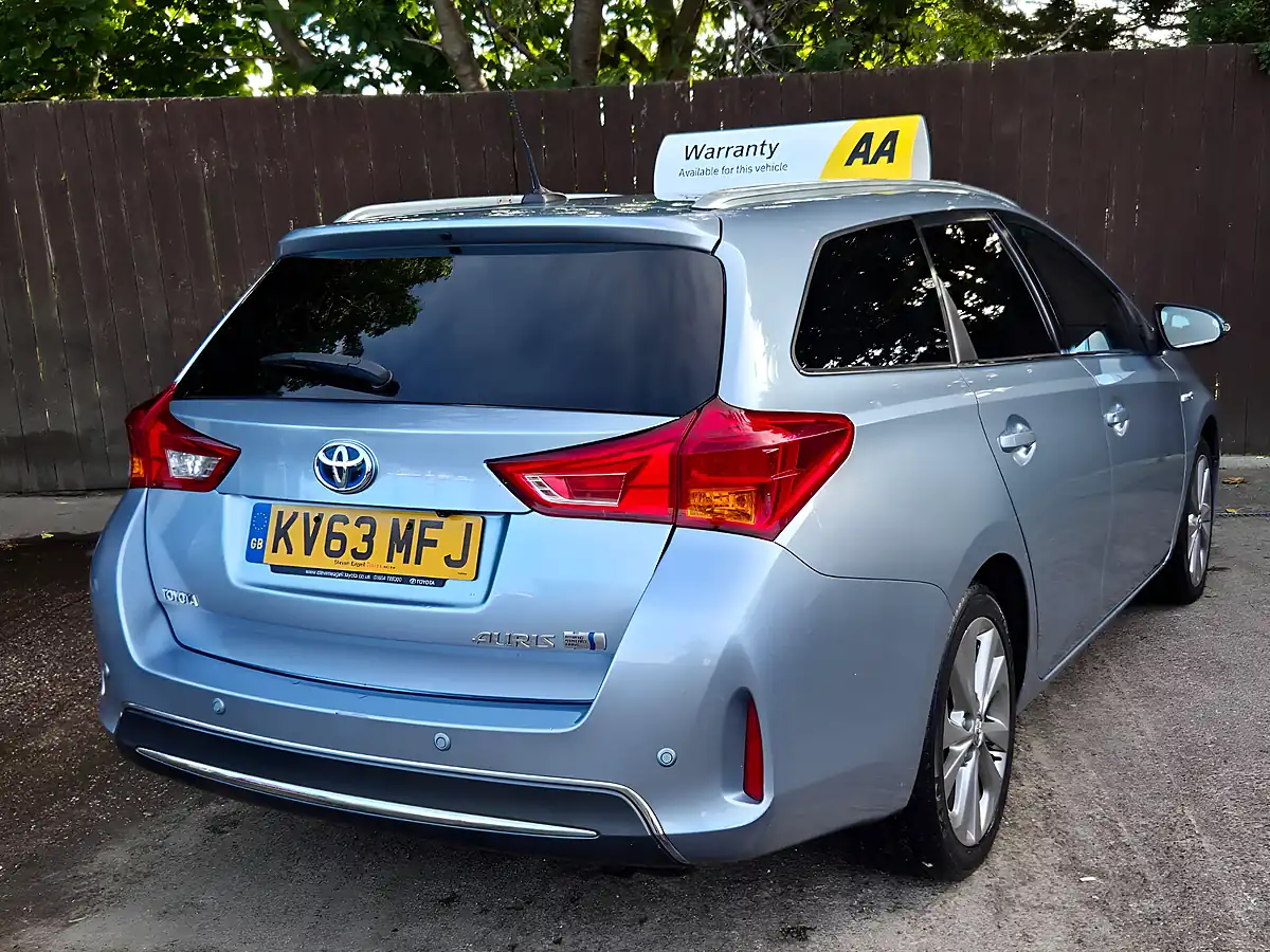 Used 2013 Toyota Auris Excel Touring Sports Blue - Interior and Exterior details 8