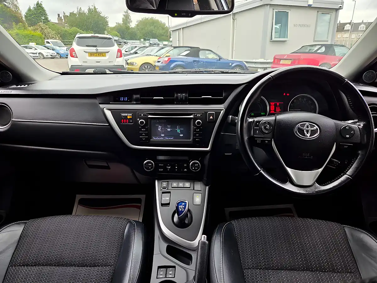 Used 2013 Toyota Auris Excel Touring Sports Blue - Interior and Exterior details 9