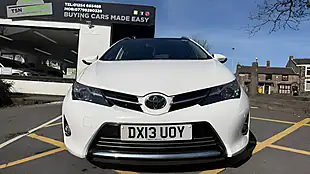 Used 2013 Toyota Auris Excel Touring Sports White - Interior and Exterior details 12