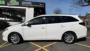 Used 2013 Toyota Auris Excel Touring Sports White - Interior and Exterior details 17