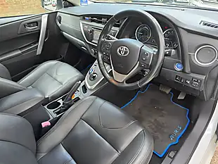 Used 2013 Toyota Auris Excel White - Interior and Exterior details 13