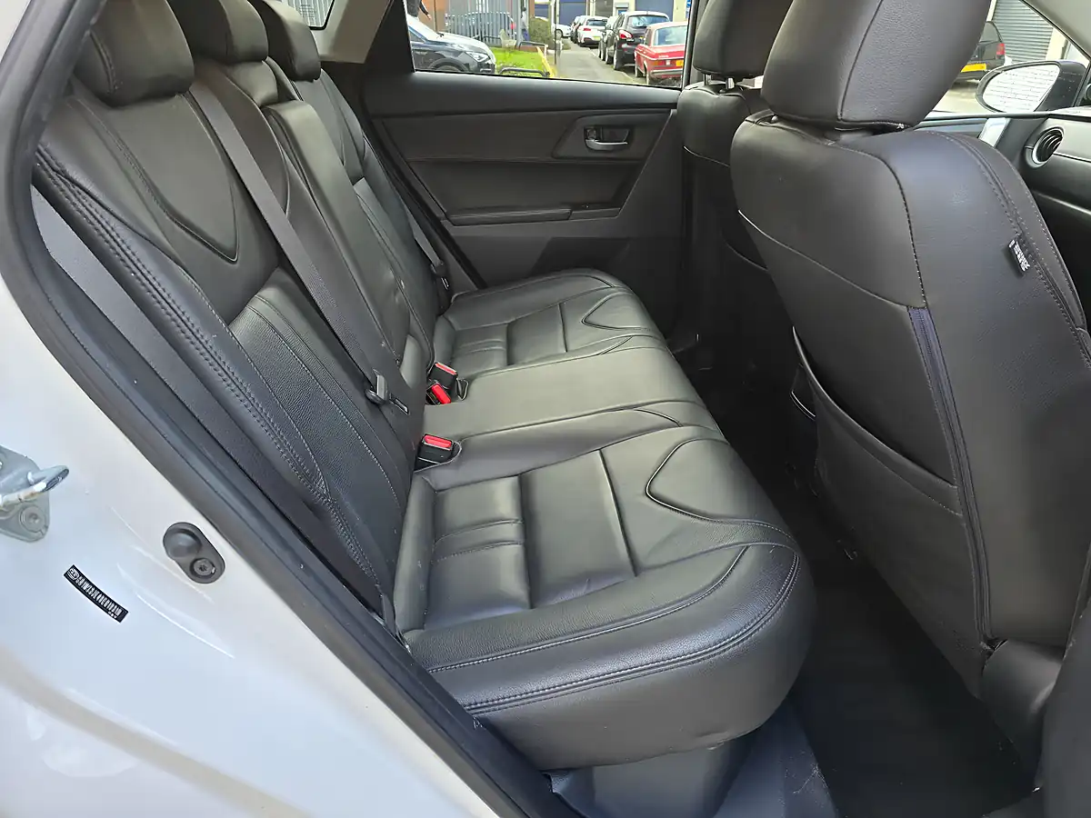 Used 2013 Toyota Auris Excel White - Interior and Exterior details 14