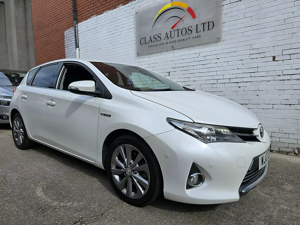 Used 2013 Toyota Auris Excel White - Interior and Exterior details 2
