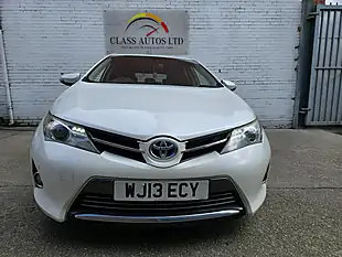 Used 2013 Toyota Auris Excel White - Interior and Exterior details 3