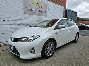 Used 2013 Toyota Auris Excel White - Interior and Exterior details 7