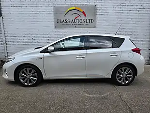 Used 2013 Toyota Auris Excel White - Interior and Exterior details 8