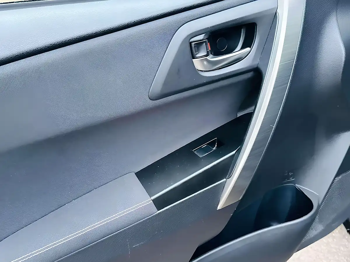 Used 2013 Toyota Auris Icon Black - Interior and Exterior details 14