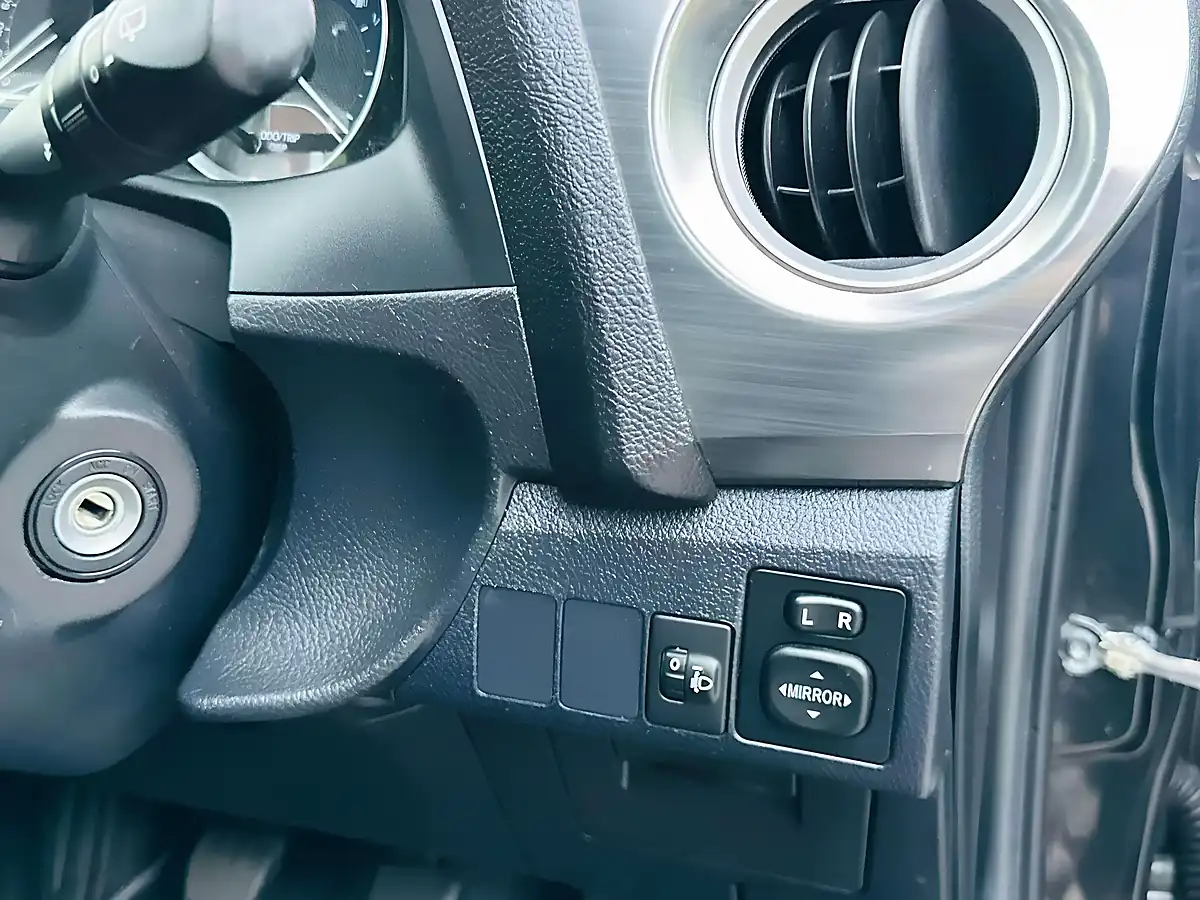 Used 2013 Toyota Auris Icon Black - Interior and Exterior details 9