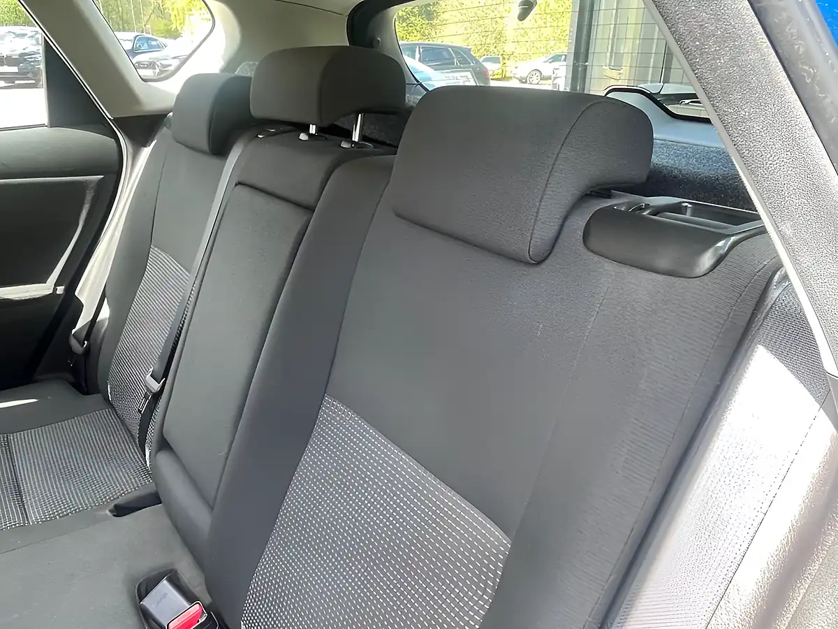 Used 2013 Toyota Auris Icon Blue - Interior and Exterior details 12