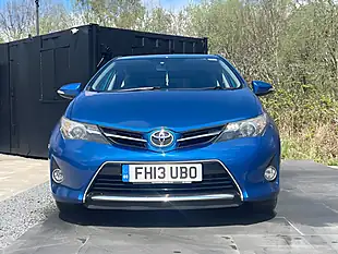 Used 2013 Toyota Auris Icon Blue - Interior and Exterior details 2