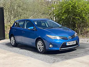 Used 2013 Toyota Auris Icon Blue - Interior and Exterior details 4
