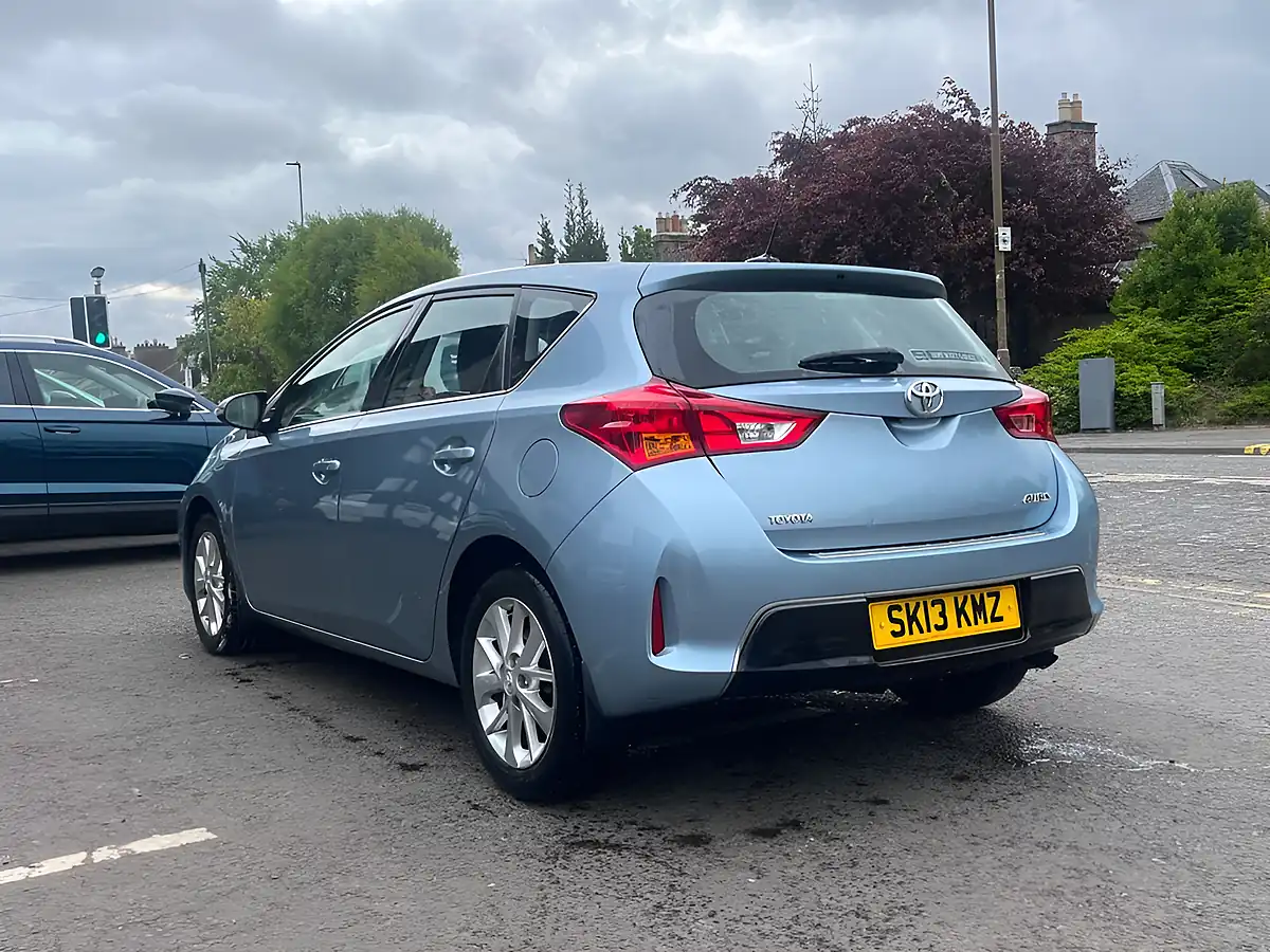 Used 2013 Toyota Auris Icon Blue - Interior and Exterior details 6