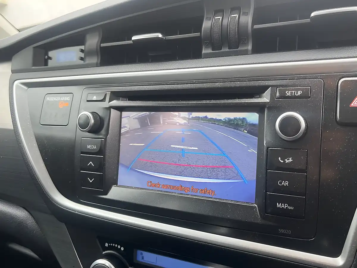 Used 2013 Toyota Auris Icon Blue - Interior and Exterior details 9