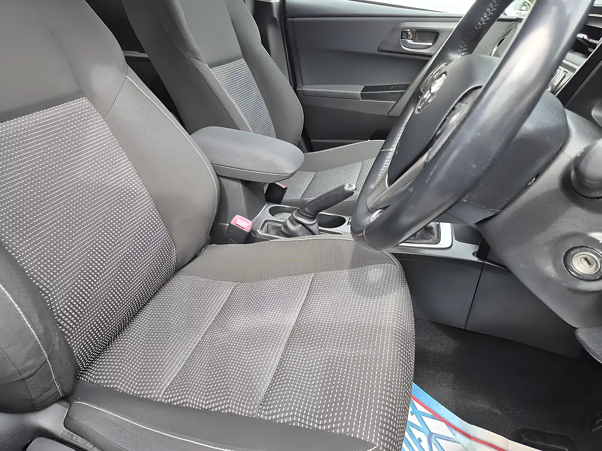 Used 2013 Toyota Auris Icon Grey - Interior and Exterior details 5