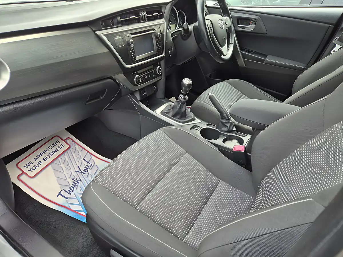 Used 2013 Toyota Auris Icon Grey - Interior and Exterior details 8