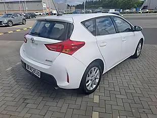 Used 2013 Toyota Auris Icon Pure White - Interior and Exterior details 19
