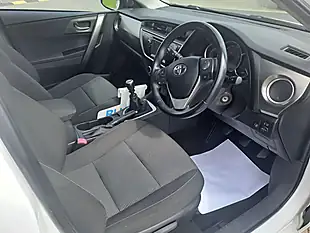 Used 2013 Toyota Auris Icon Pure White - Interior and Exterior details 2
