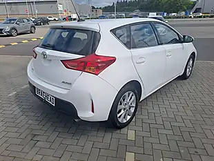 Used 2013 Toyota Auris Icon Pure White - Interior and Exterior details 3