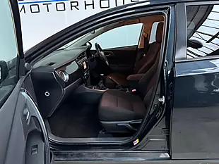 Used 2013 Toyota Auris Sport Aspen Grey - Interior and Exterior details 9