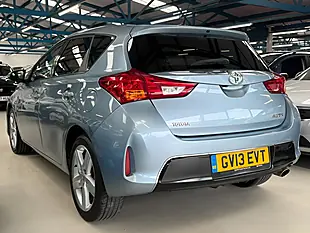 Used 2013 Toyota Auris Sport Blue - Interior and Exterior details 11