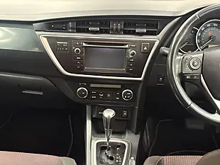 Used 2013 Toyota Auris Sport Blue - Interior and Exterior details 14