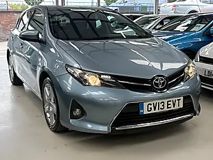 Used 2013 Toyota Auris Sport Blue - Interior and Exterior details 20
