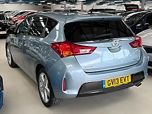 Used 2013 Toyota Auris Sport Blue - Interior and Exterior details 3