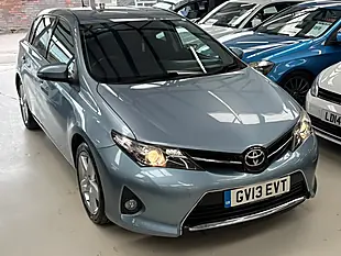 Used 2013 Toyota Auris Sport Blue - Interior and Exterior details 4