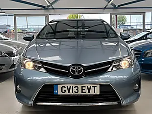 Used 2013 Toyota Auris Sport Blue - Interior and Exterior details 7