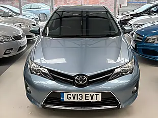 Used 2013 Toyota Auris Sport Blue - Interior and Exterior details 9