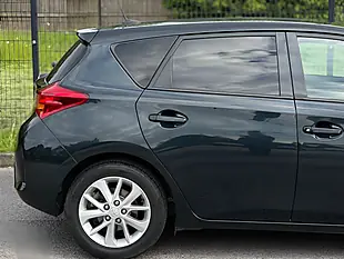 Used 2013 Toyota Auris Sport Grey - Interior and Exterior details 7