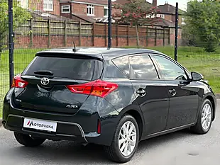 Used 2013 Toyota Auris Sport Grey - Interior and Exterior details 9