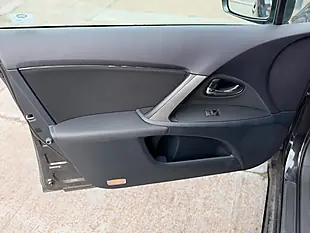 Used 2013 Toyota Avensis Active Tourer Black - Interior and Exterior details 14