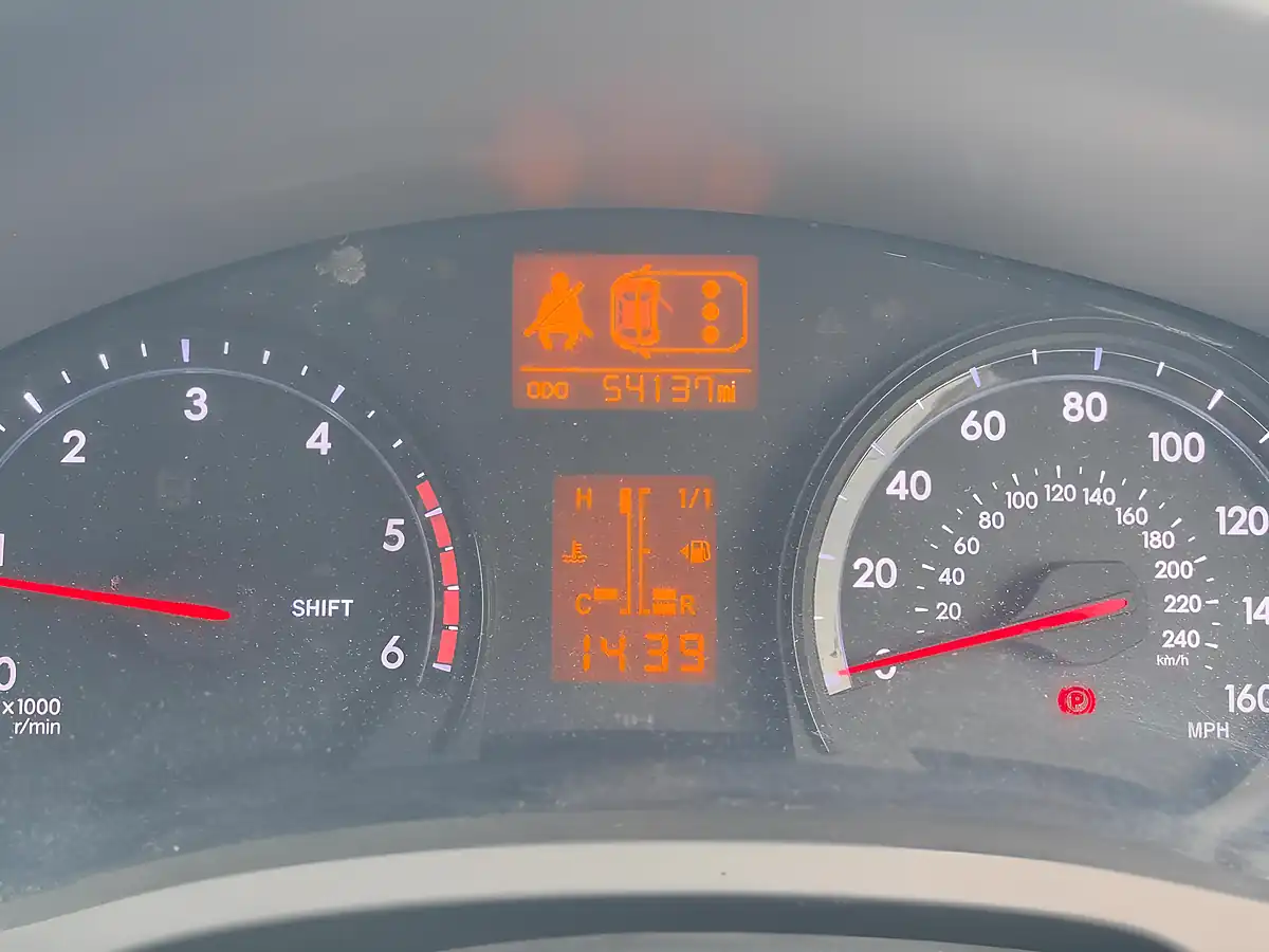 Used 2013 Toyota Avensis Active Tourer Black - Interior and Exterior details 16