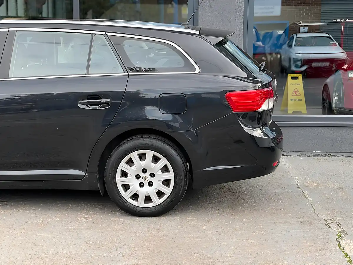 Used 2013 Toyota Avensis Active Tourer Black - Interior and Exterior details 6