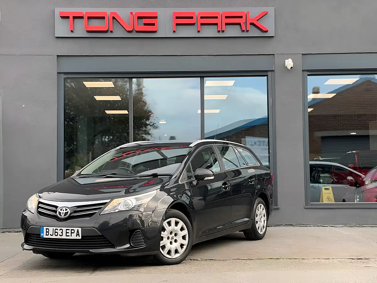Used 2013 Toyota Avensis Active Tourer Black - Interior and Exterior details 7