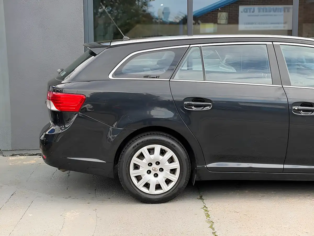 Used 2013 Toyota Avensis Active Tourer Black - Interior and Exterior details 9