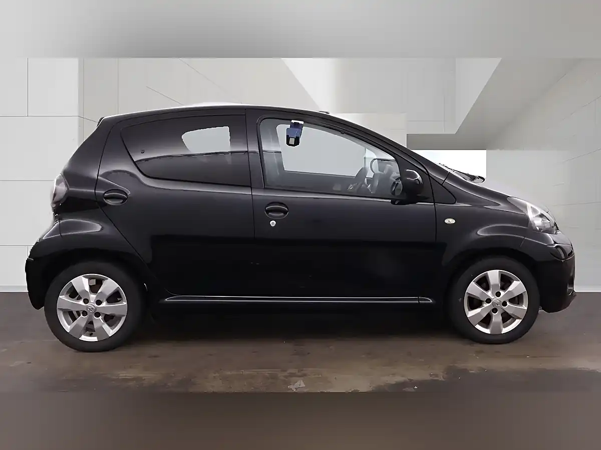 Used 2013 Toyota Aygo Fire Black - Interior and Exterior details 6