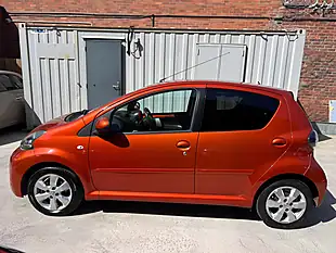 Used 2013 Toyota Aygo Fire Orange - Interior and Exterior details 4