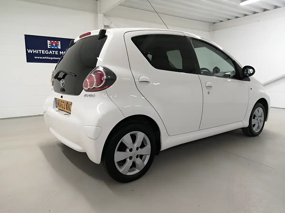 Used 2013 Toyota Aygo Hatchback White - Interior and Exterior details 12