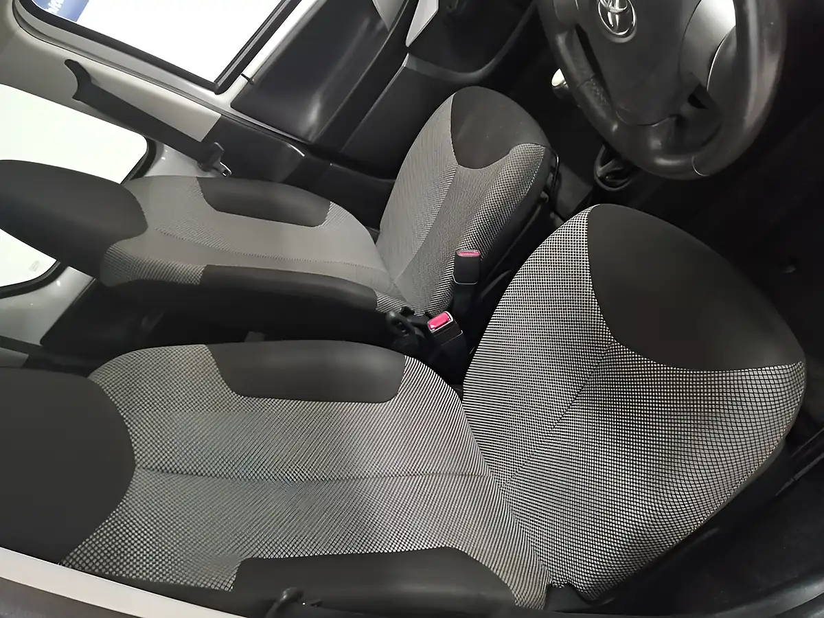 Used 2013 Toyota Aygo Hatchback White - Interior and Exterior details 15
