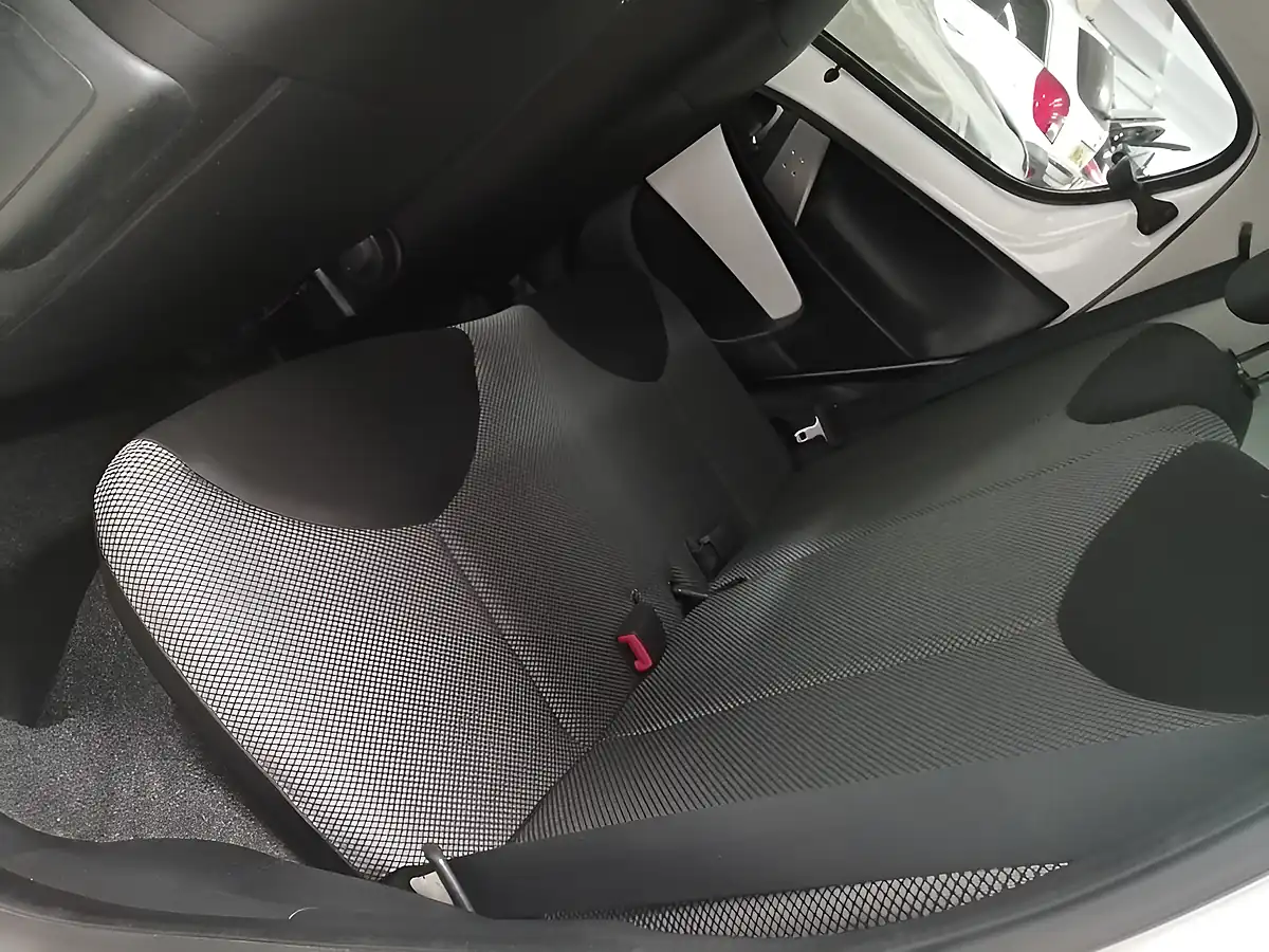 Used 2013 Toyota Aygo Hatchback White - Interior and Exterior details 18