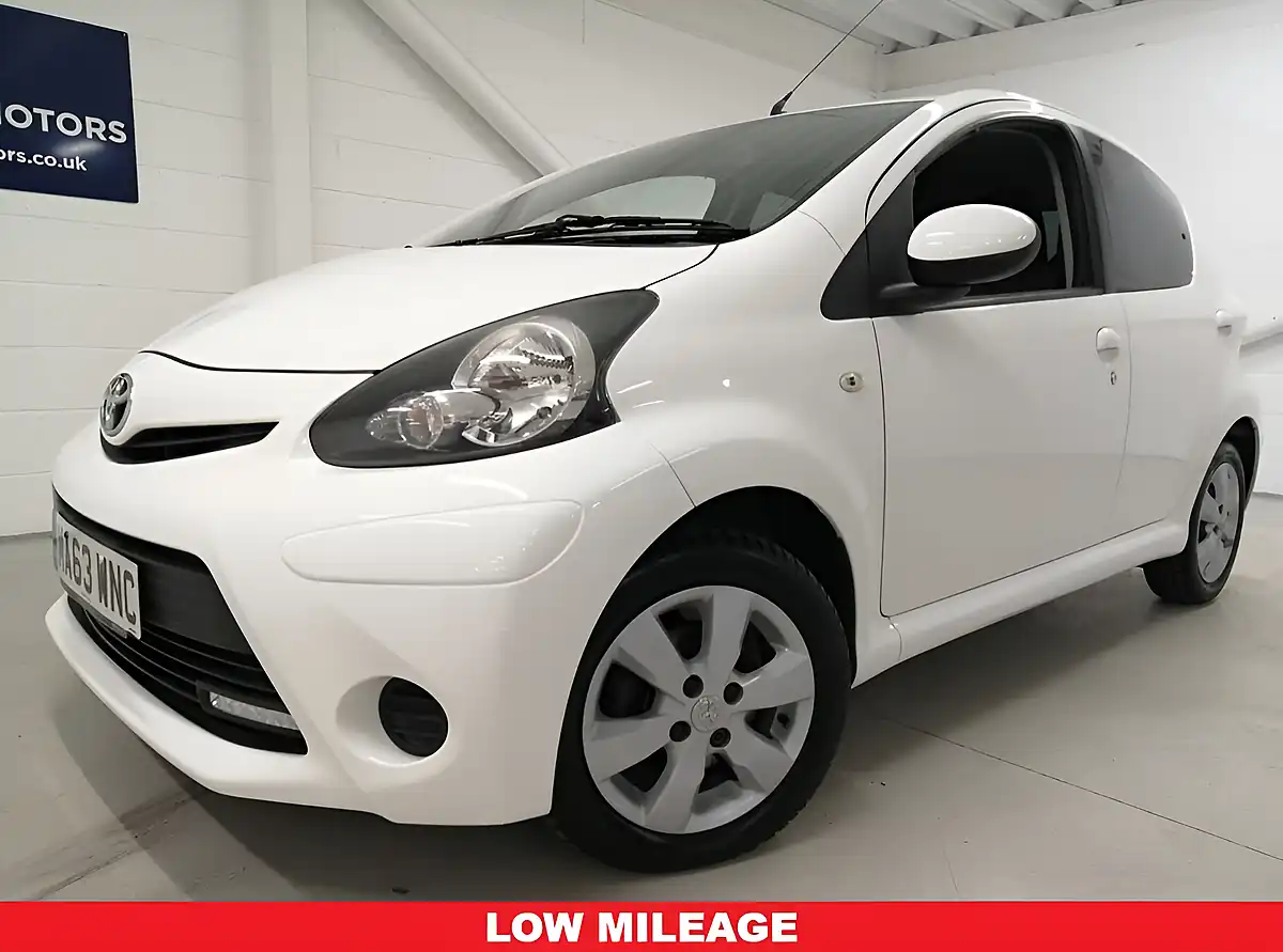 Used 2013 Toyota Aygo Hatchback White - Interior and Exterior details 2